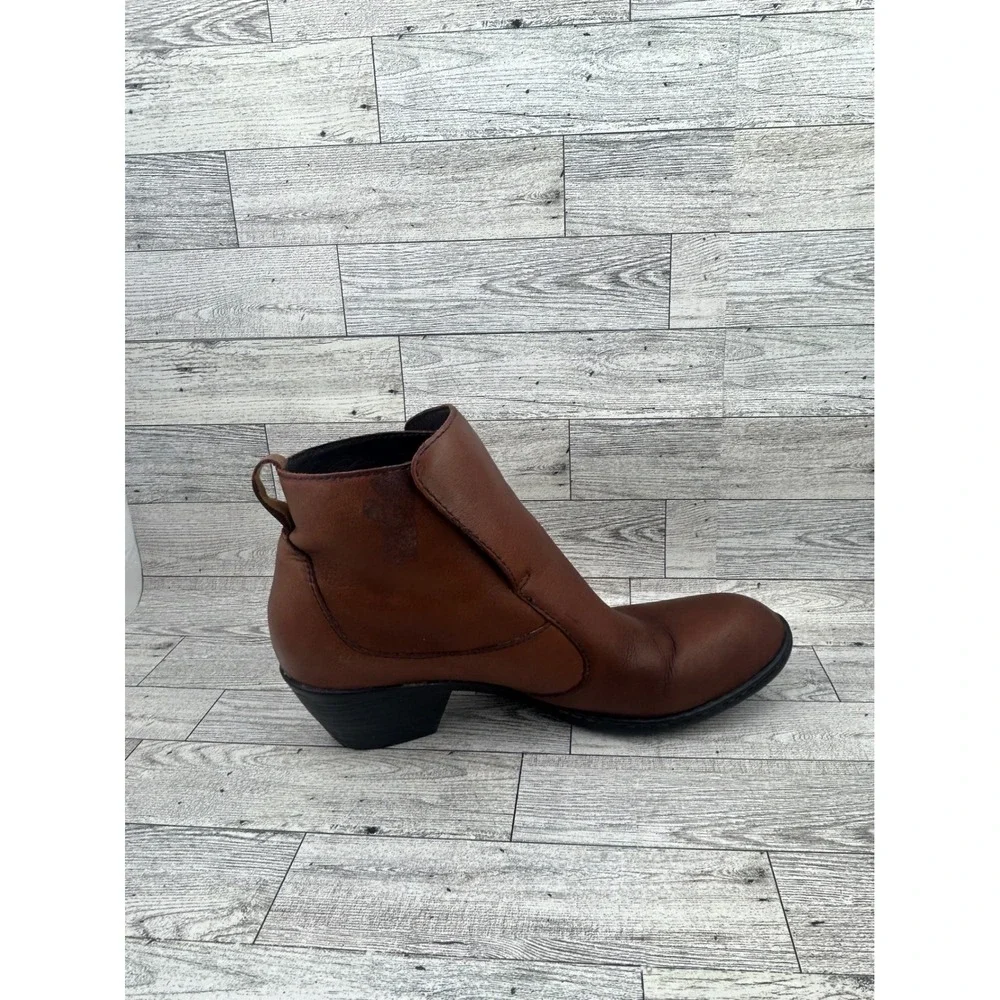 Born Brown Leather Ankle Boots Womens 9.5 M/W‎ Casual Western Heel Comfort Shoes
